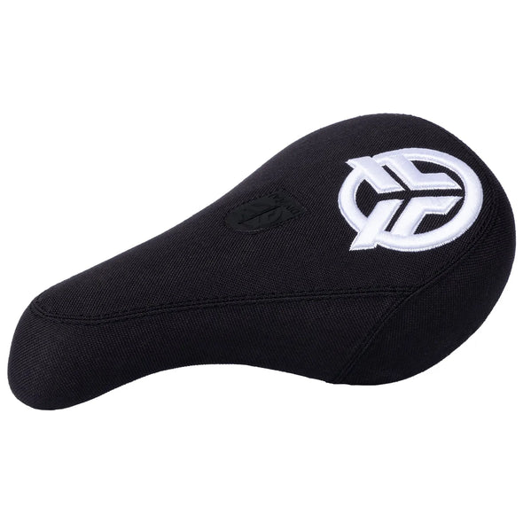 MID LOGO SEAT - BLACK WITH RAISED WHITE STITCHING